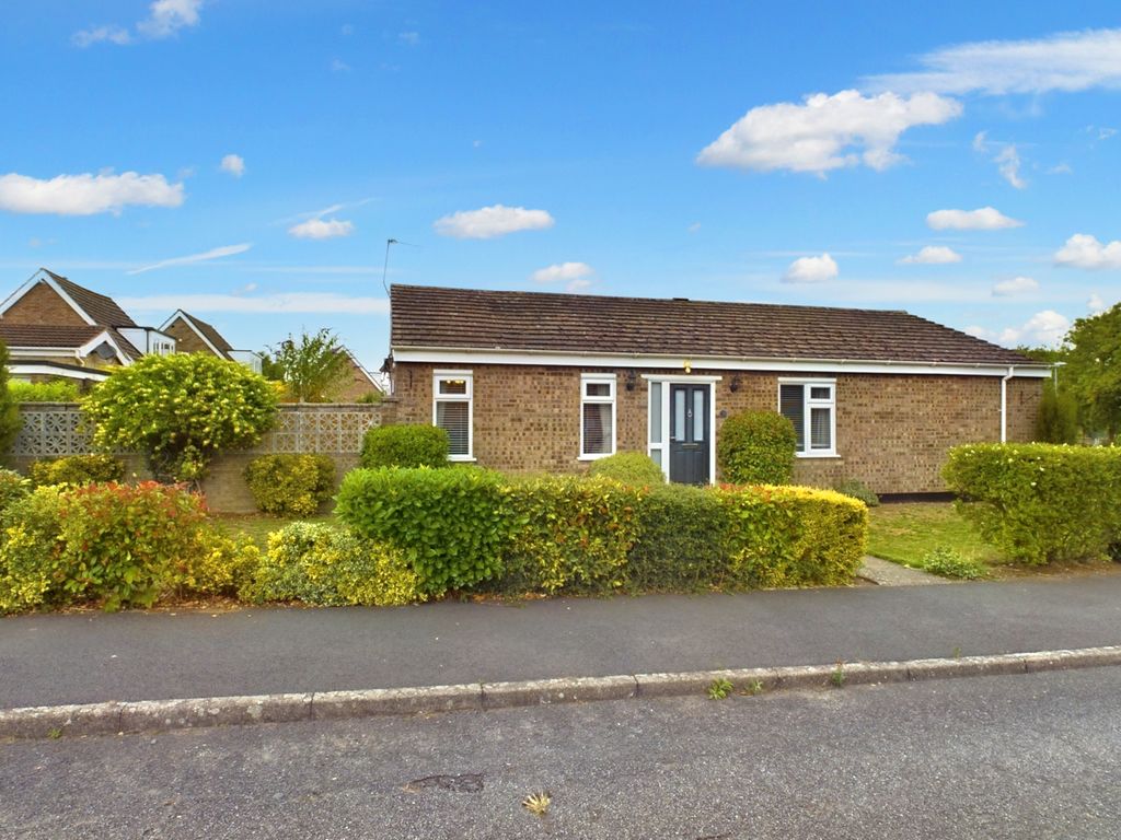 3 bed detached bungalow for sale in Highlands, Thetford, Norfolk IP24, £290,000