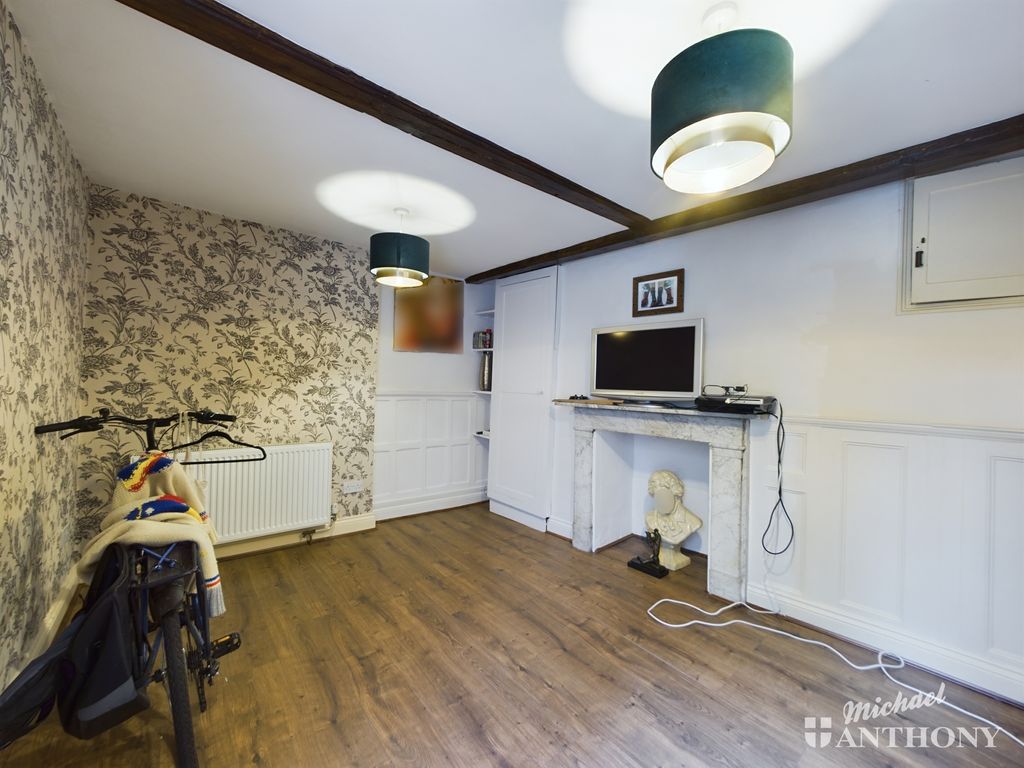 1 bed flat for sale in Temple Street, Aylesbury HP20, £175,000