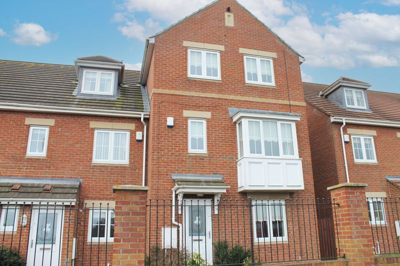 4 bed town house for sale in Heather Lea, Blyth NE24, £200,000