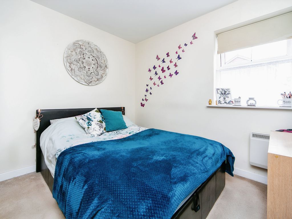 1 bed flat for sale in Norley Close, Warrington WA5, £100,000