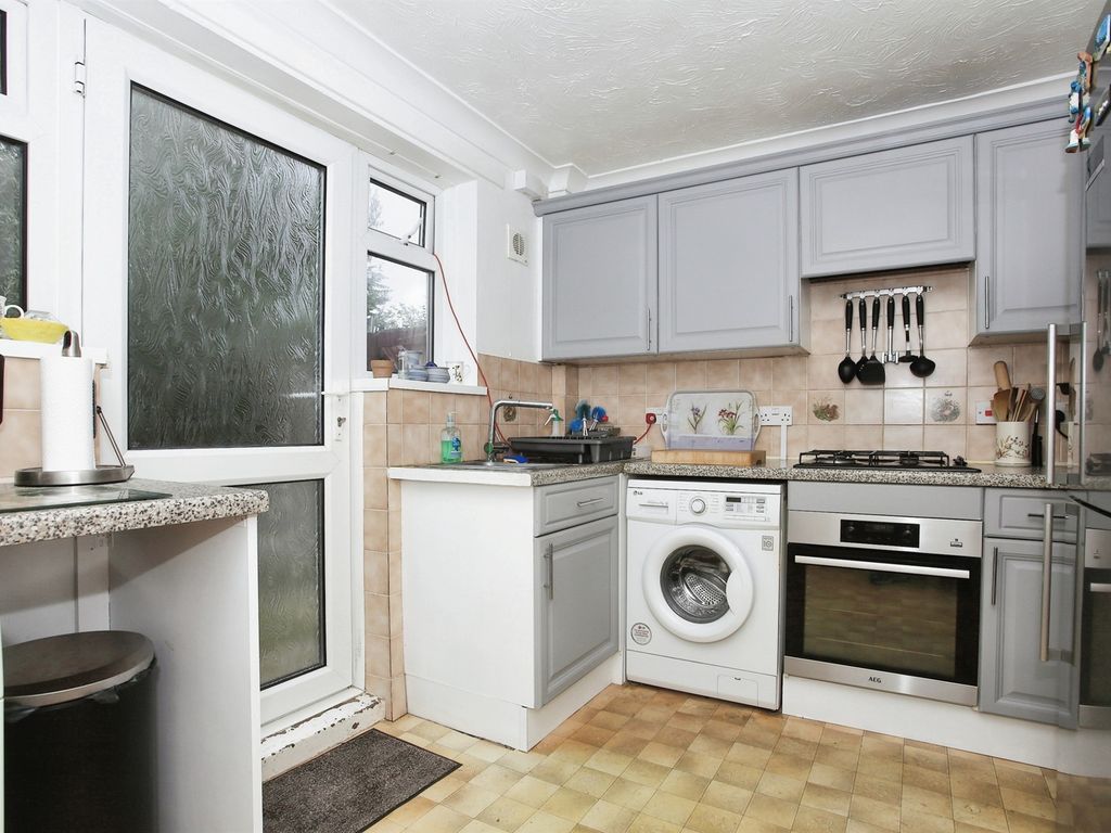 3 bed terraced house for sale in Daffodil Grove, Stanground, Peterborough PE2, £200,000