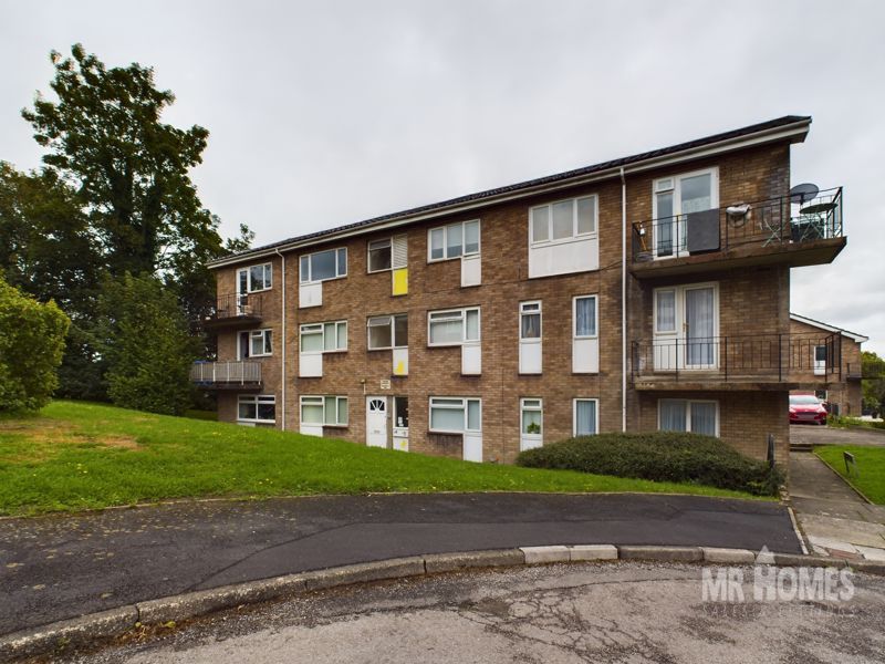 3 bed flat for sale in Quarry Close, Fairwater, Cardiff CF5, £180,000