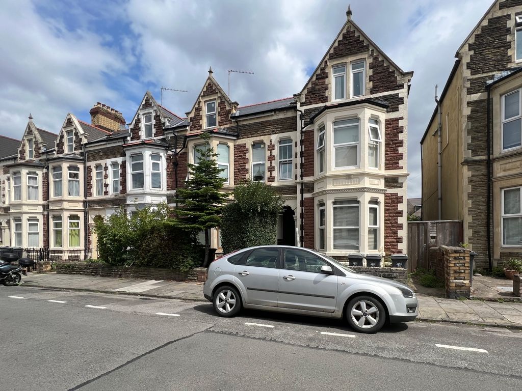 1 bed flat for sale in Claude Road, Roath, Cardiff CF24, £140,000