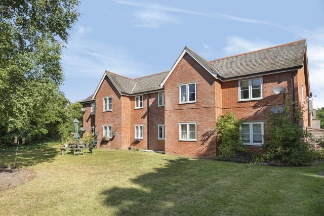 2 bed flat for sale in Cholsey, Wallingford OX10, £219,500