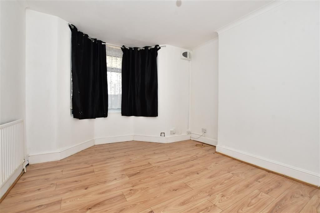 1 bed flat for sale in Wickham Lane, Abbey Wood, London SE2, £250,000