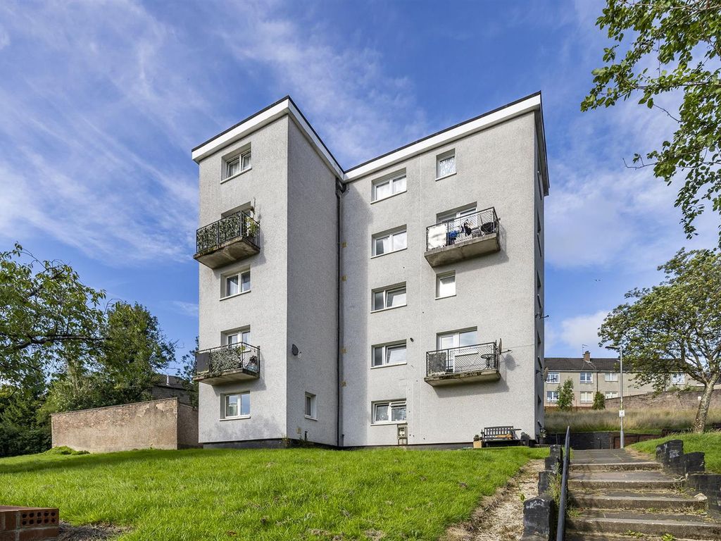2 bed flat for sale in Milton Douglas Road, Hardgate, Clydebank G81, £67,500
