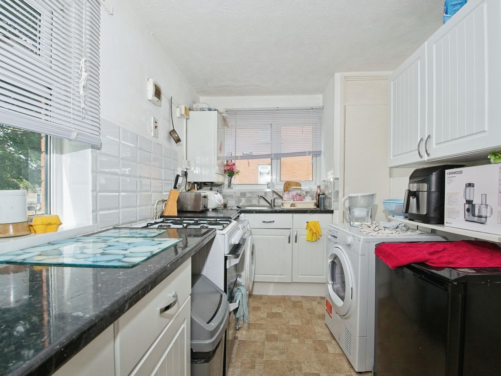 2 bed flat for sale in Anderson Place, Cardiff CF24, £140,000