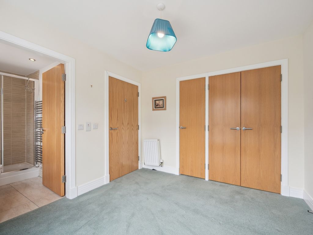 2 bed flat for sale in Peters Gate, Bearsden, Glasgow G61, £170,000