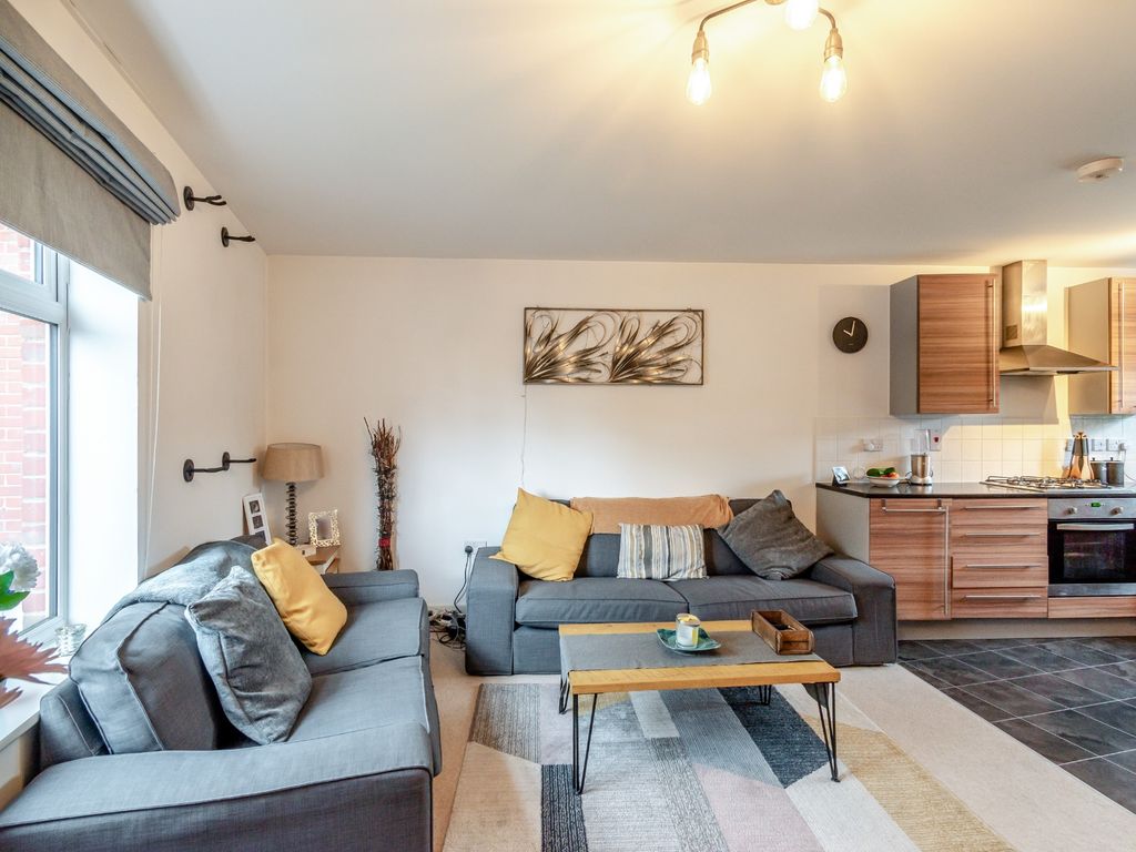 2 bed flat for sale in Old Saw Mill Place, Amersham HP6, £113,750