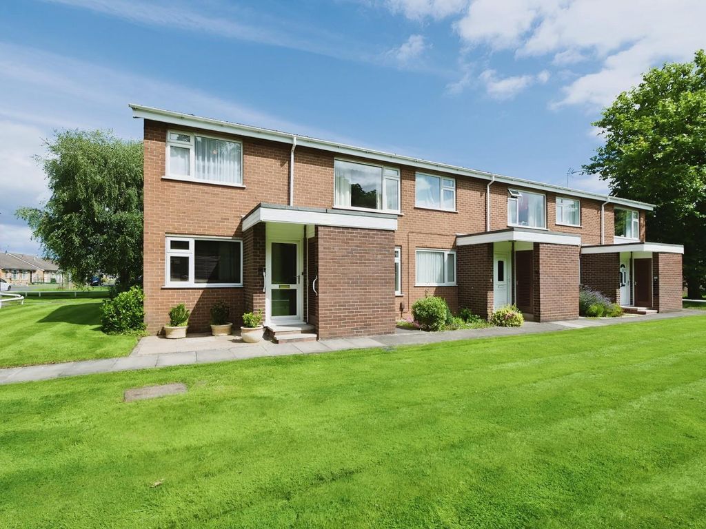 2 bed flat for sale in Silverdale Court, York YO24, £175,000