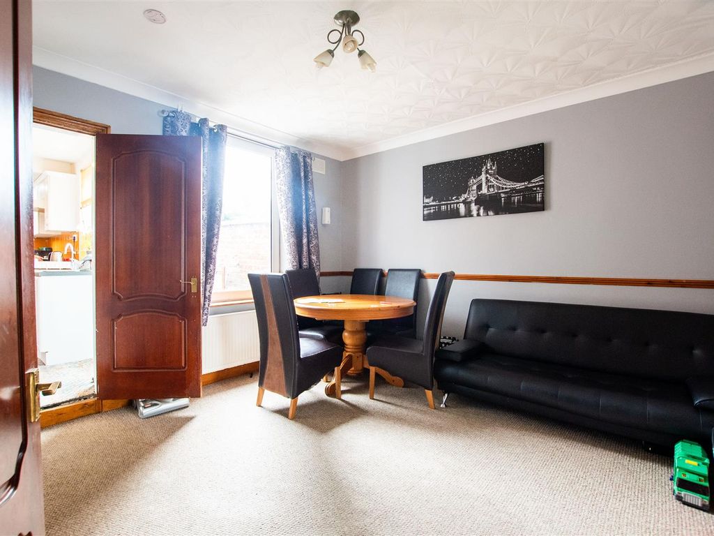 3 bed property for sale in Fuller Street, Kettering NN16, £175,000