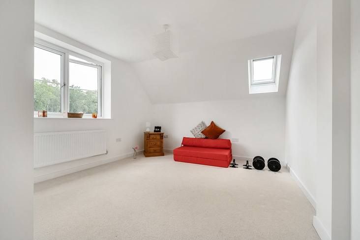 1 bed flat for sale in Hodgebrook House, Deepcut, Camberley GU16, £77,000