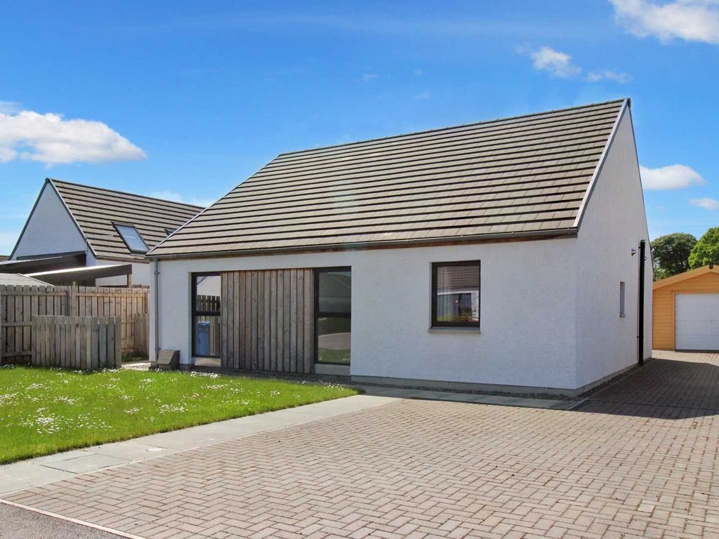 2 bed detached bungalow for sale in Montrose Ave, Nairn IV12, £250,000