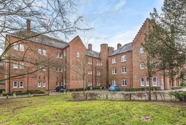 2 bed flat for sale in Cholsey, Wallingford OX10, £280,000