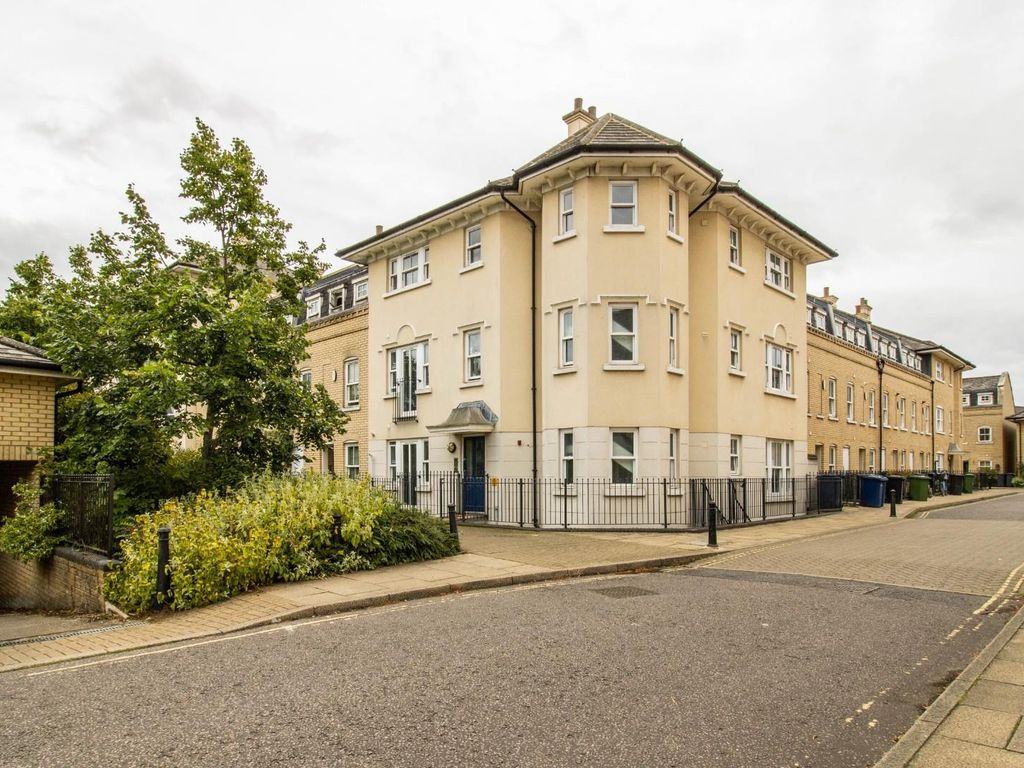 2 bed flat for sale in St. Matthews Gardens, Cambridge CB1, £335,000