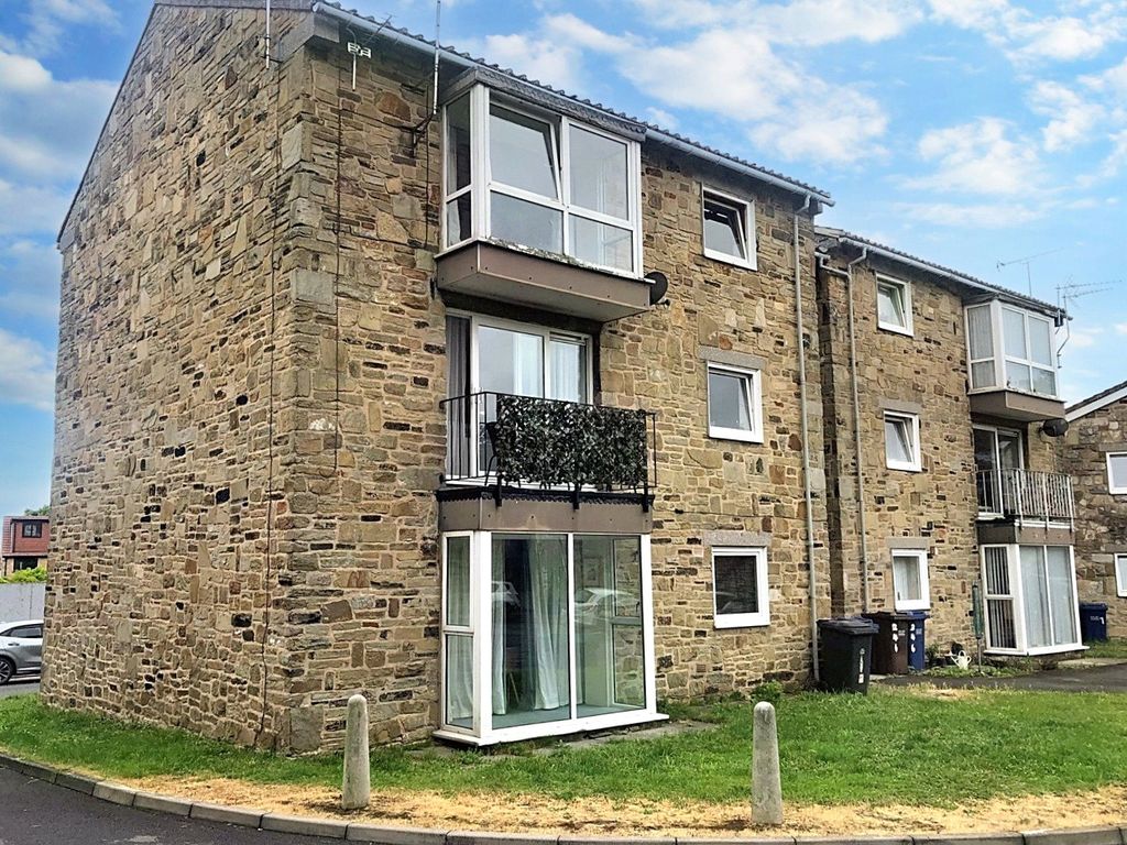 2 bed flat for sale in Roman Close, Tadcaster, North Yorkshire LS24, £130,000