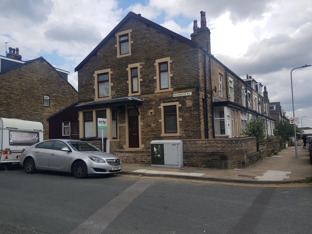 2 bed end terrace house for sale in Bridgwater Road, Bradford BD9, £100,000