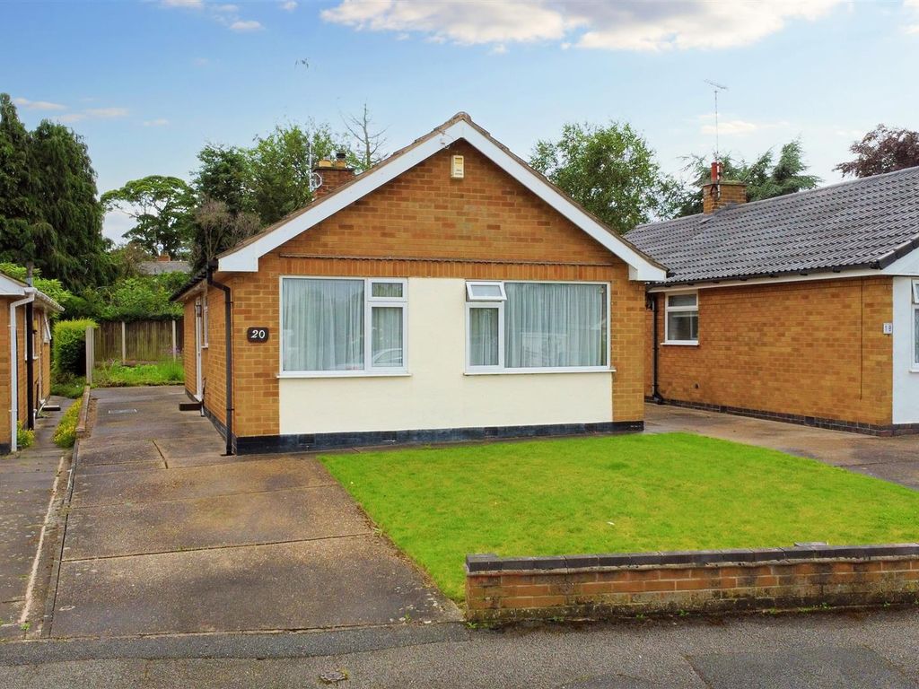 2 bed detached bungalow for sale in Leslie Grove, Calverton, Nottingham NG14, £235,000