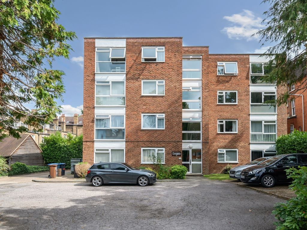 1 bed flat for sale in Shortlands Road, Shortlands, Bromley BR2, £270,000