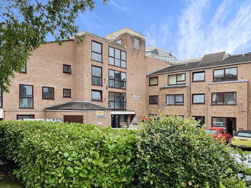 1 bed flat for sale in Homeview House, Poole BH15, £130,000