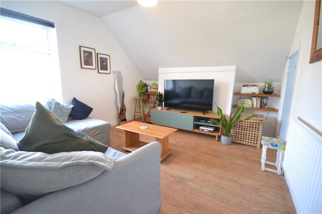 1 bed flat for sale in Stacey Road, Splott, Cardiff CF24, £130,000