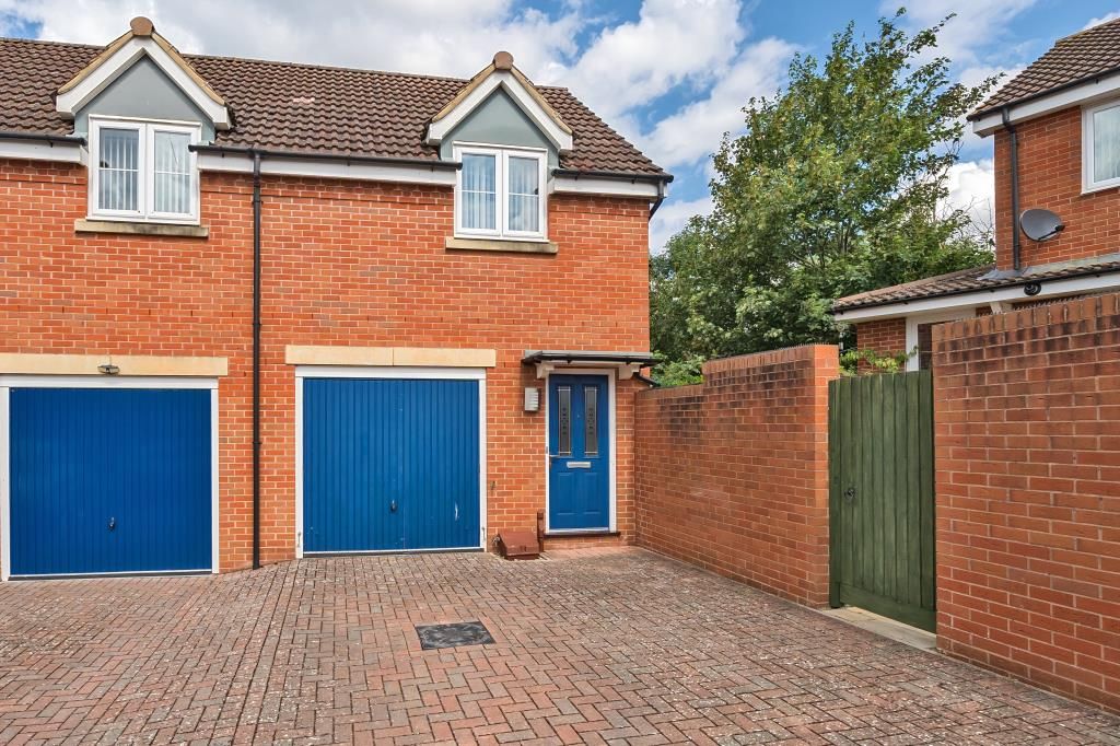 3 bed detached house for sale in Swindon, Wiltshire SN2, £260,000