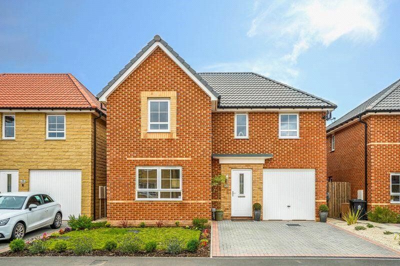 4 bed detached house for sale in Saxon Avenue, Hatfield, Doncaster, South Yorkshire DN7, £290,000