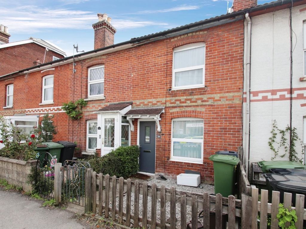 2 bed terraced house for sale in Twyford Road, Eastleigh SO50, £260,000