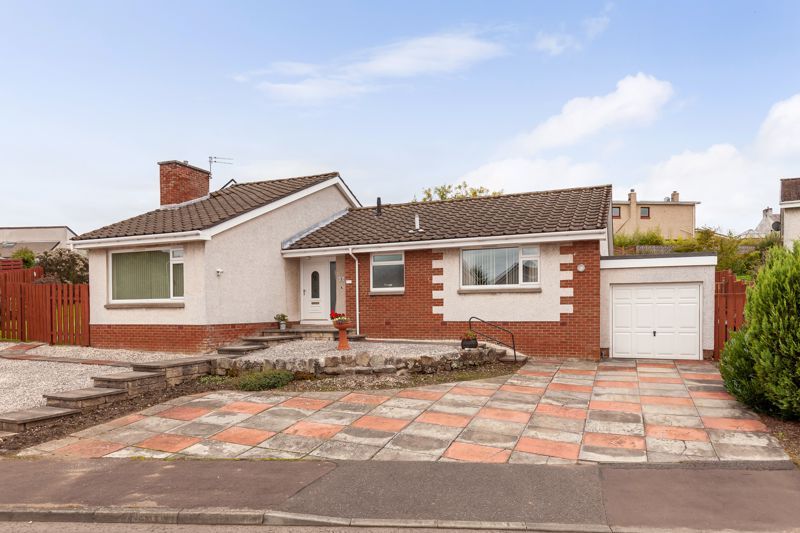 3 bed detached bungalow for sale in Pitdinnie Place, Cairneyhill, Dunfermline KY12, £299,950