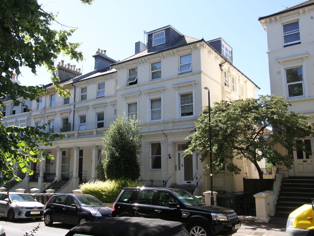 2 bed flat for sale in Upperton Gardens, Eastbourne BN21, £240,000