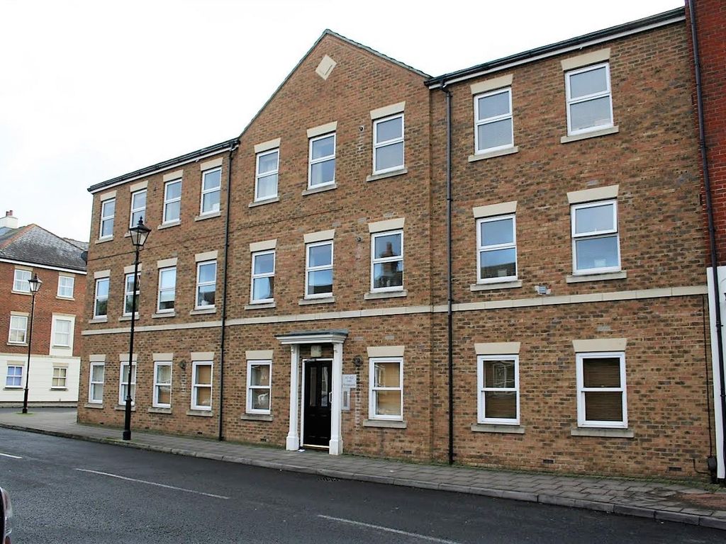 1 bed flat for sale in Kingsgate, Aylesbury HP19, £170,000