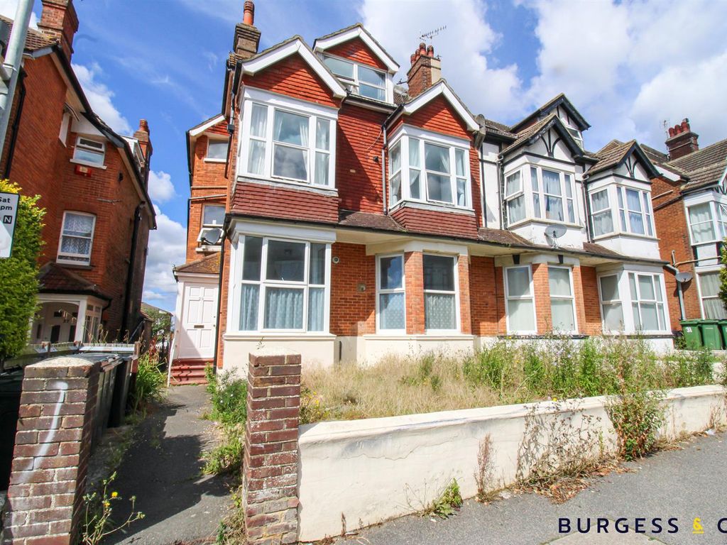 1 bed flat for sale in Amherst Road, Bexhill-On-Sea TN40, £140,000