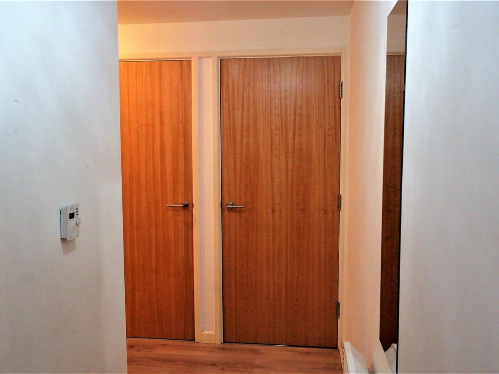 1 bed flat for sale in Stone Street, Bradford BD1, £45,000