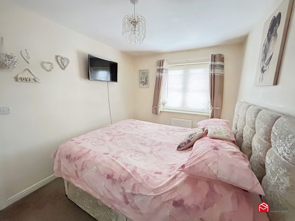 3 bed semi-detached house for sale in Clos Joslin, Bridgend, Bridgend County. CF35, £220,000