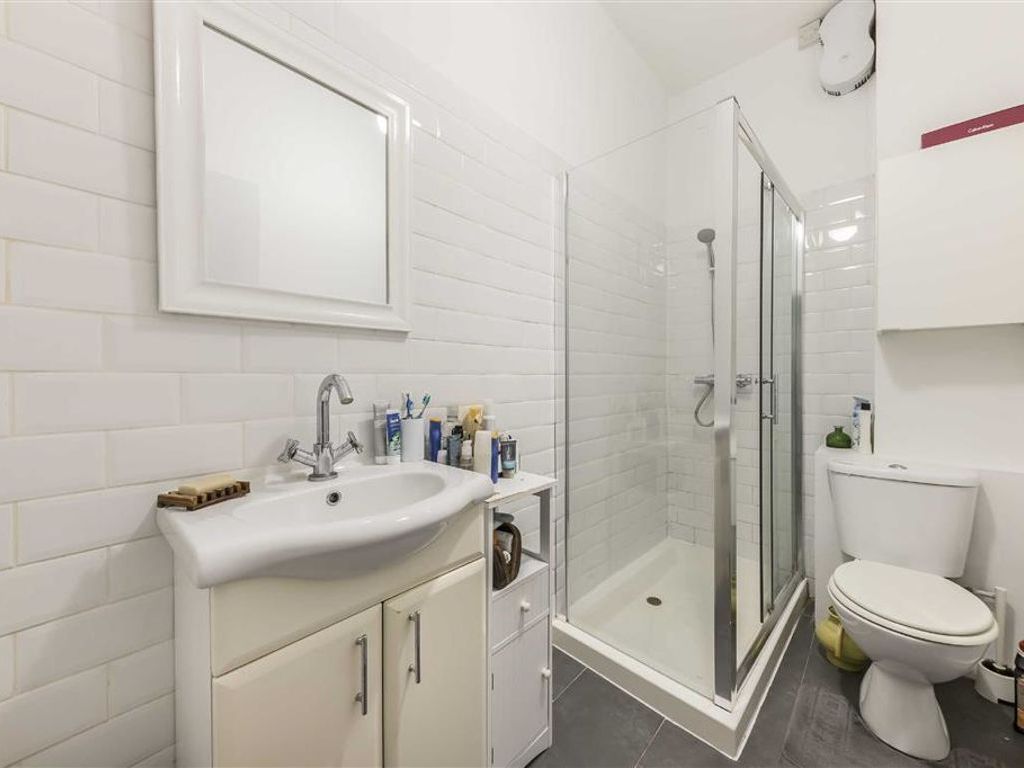 1 bed flat for sale in Alpha Road, London SE14, £325,000