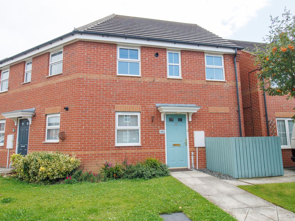 2 bed flat for sale in Pasture Crescent, Filey YO14, £139,950