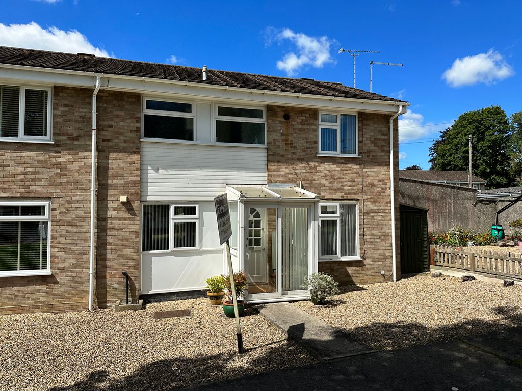 3 bed end terrace house for sale in Vale Road, Yeovil BA21, £210,000