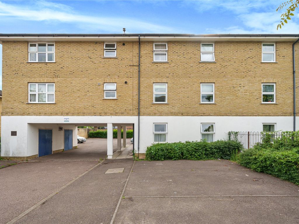 2 bed flat for sale in Houston Road, Long Ditton, Surbiton, Surrey KT6, £97,500