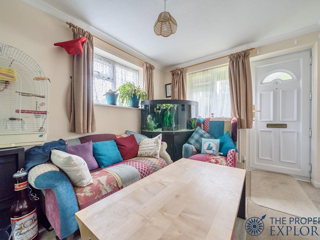 1 bed terraced house for sale in Larchwood, Chineham, Basingstoke RG24, £185,000