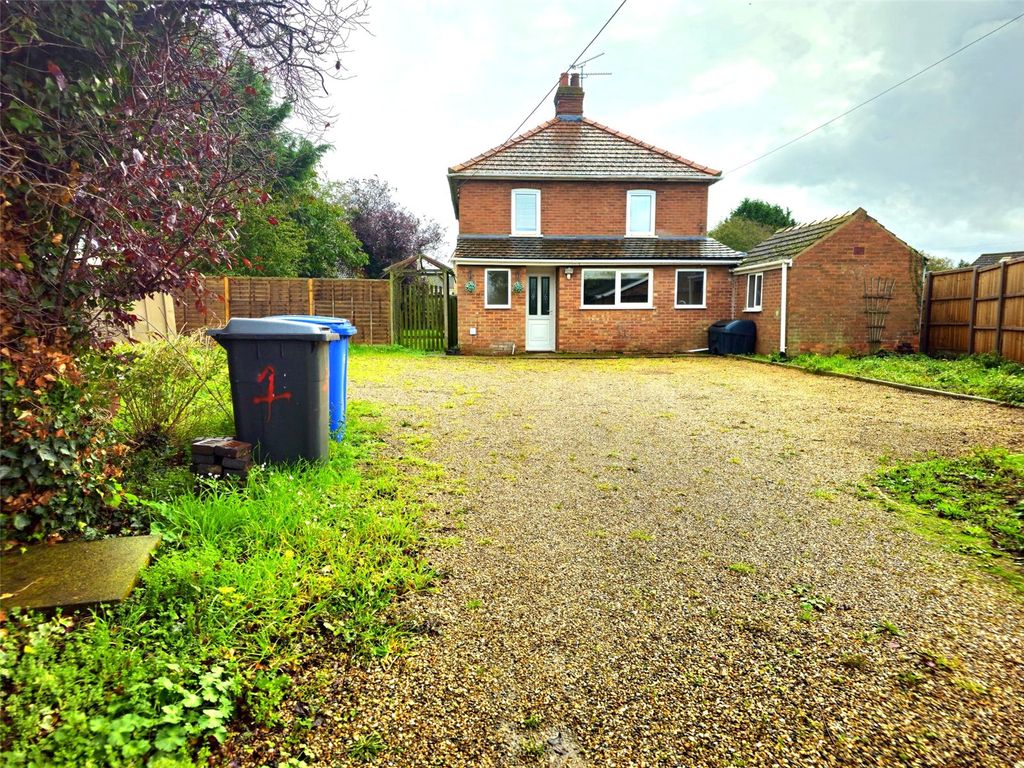 4 bed detached house for sale in Holmsey Green, Beck Row, Bury St. Edmunds, Suffolk IP28, £315,000