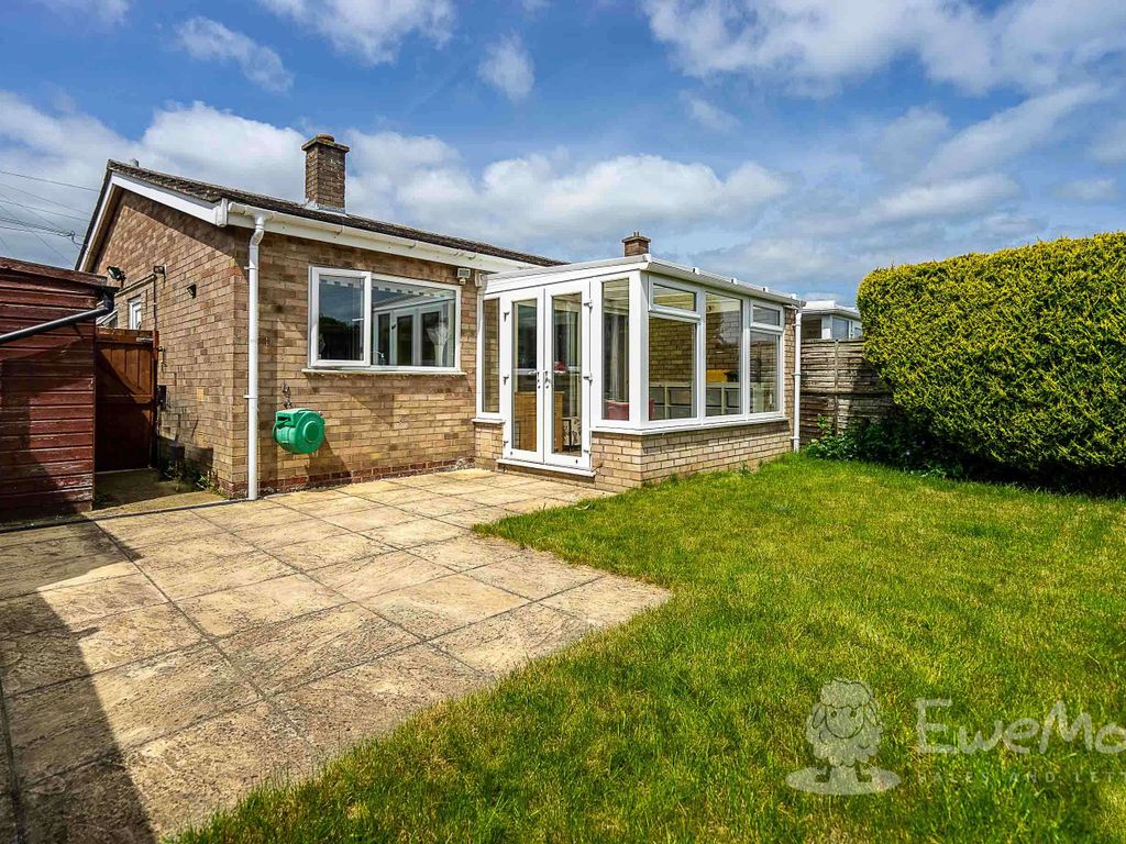 2 bed semi-detached bungalow for sale in Maple Close, Wymondham NR18, £230,000