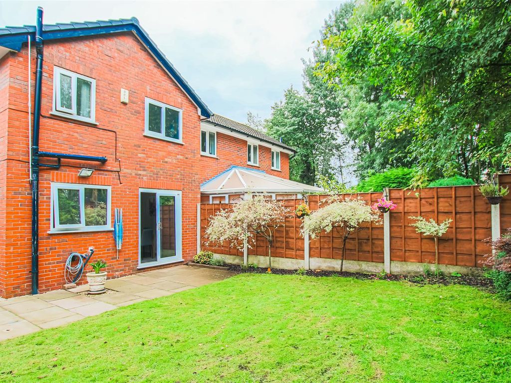 3 bed property for sale in Landore Close, Radcliffe, Manchester M26, £200,000