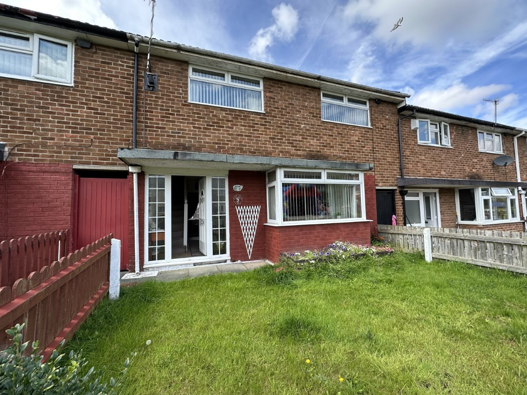 3 bed flat for sale in Charlwood Close, Prenton, Wirral CH43, £125,000