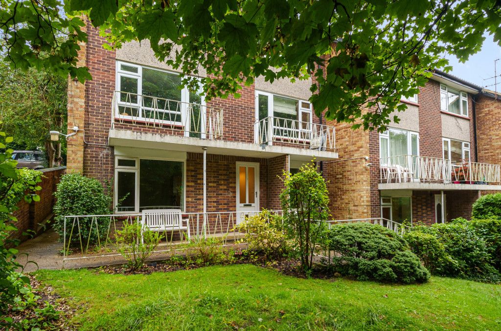 2 bed maisonette for sale in Amersham Hill, High Wycombe HP13, £245,000