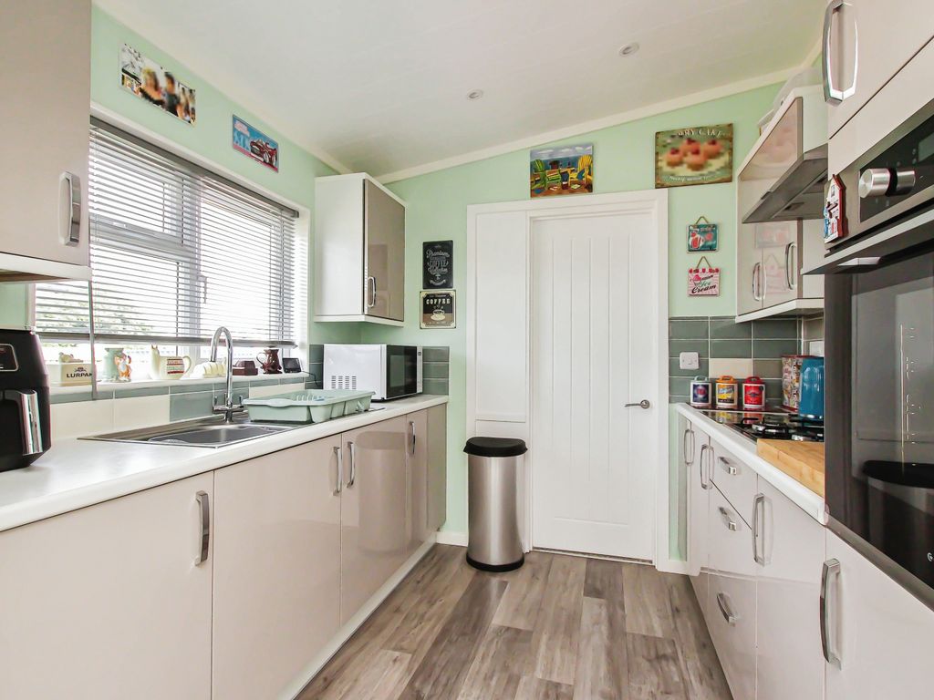 3 bed mobile/park home for sale in The Lanterns, Bedwell Park, Witchford, Ely CB6, £190,000