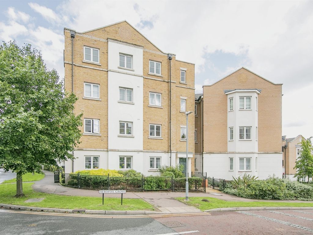 2 bed flat for sale in Aerofoil Grove, Colchester CO4, £175,000