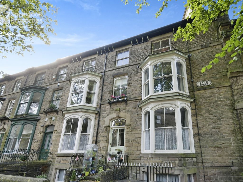 2 bed flat for sale in Bath Road, Buxton, Derbyshire SK17, £120,000