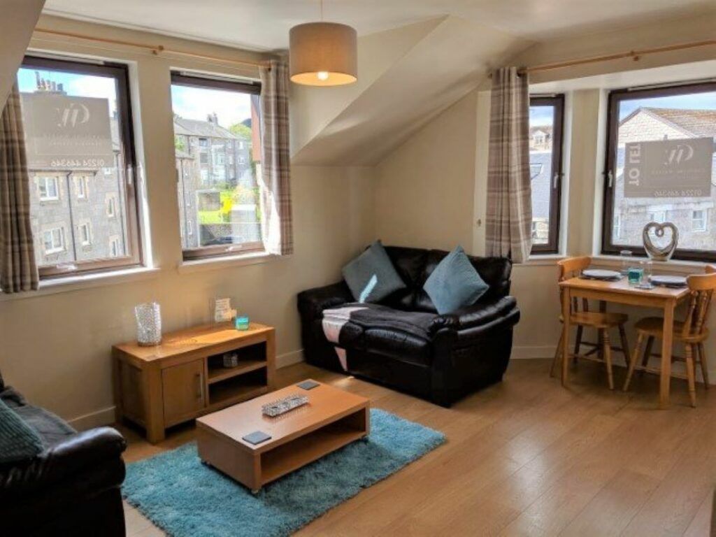 1 bed flat for sale in 25 Cherrybank Gardens, Aberdeen AB11, £115,000