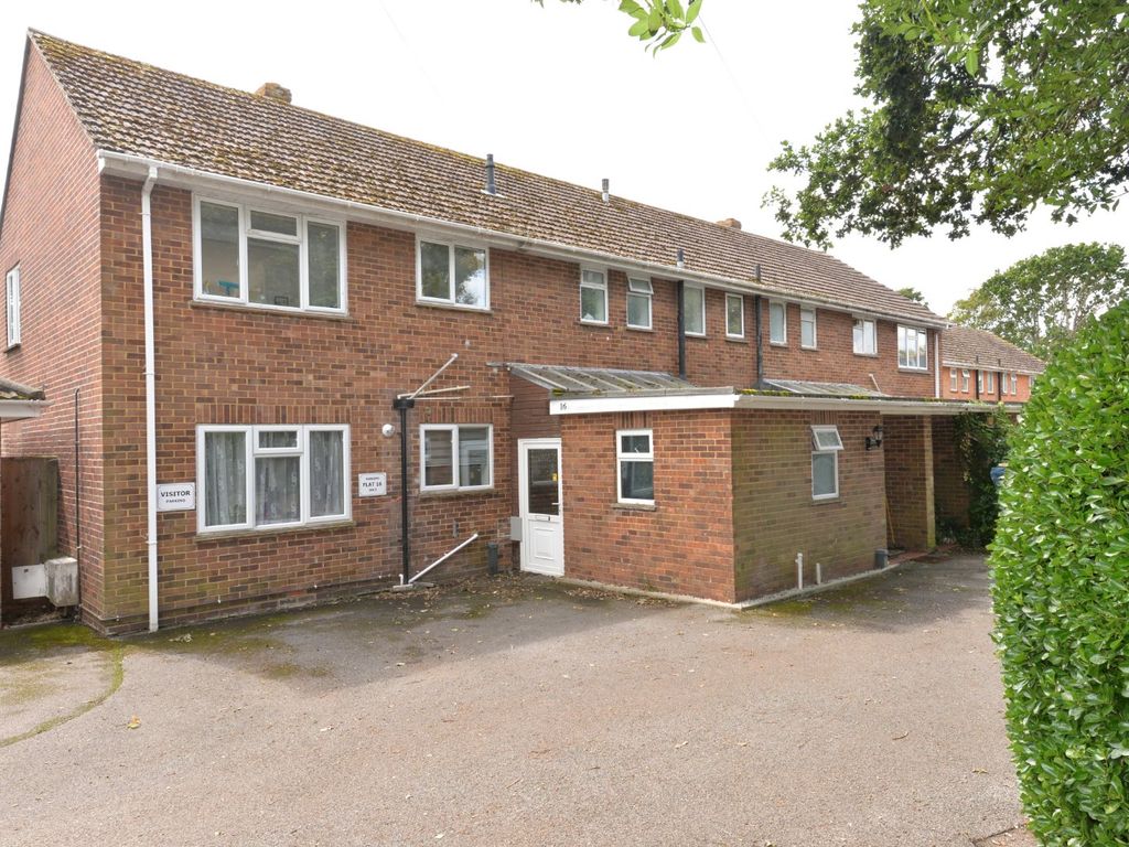2 bed flat for sale in Bouverie Close, Barton On Sea, New Milton, Hampshire BH25, £249,950