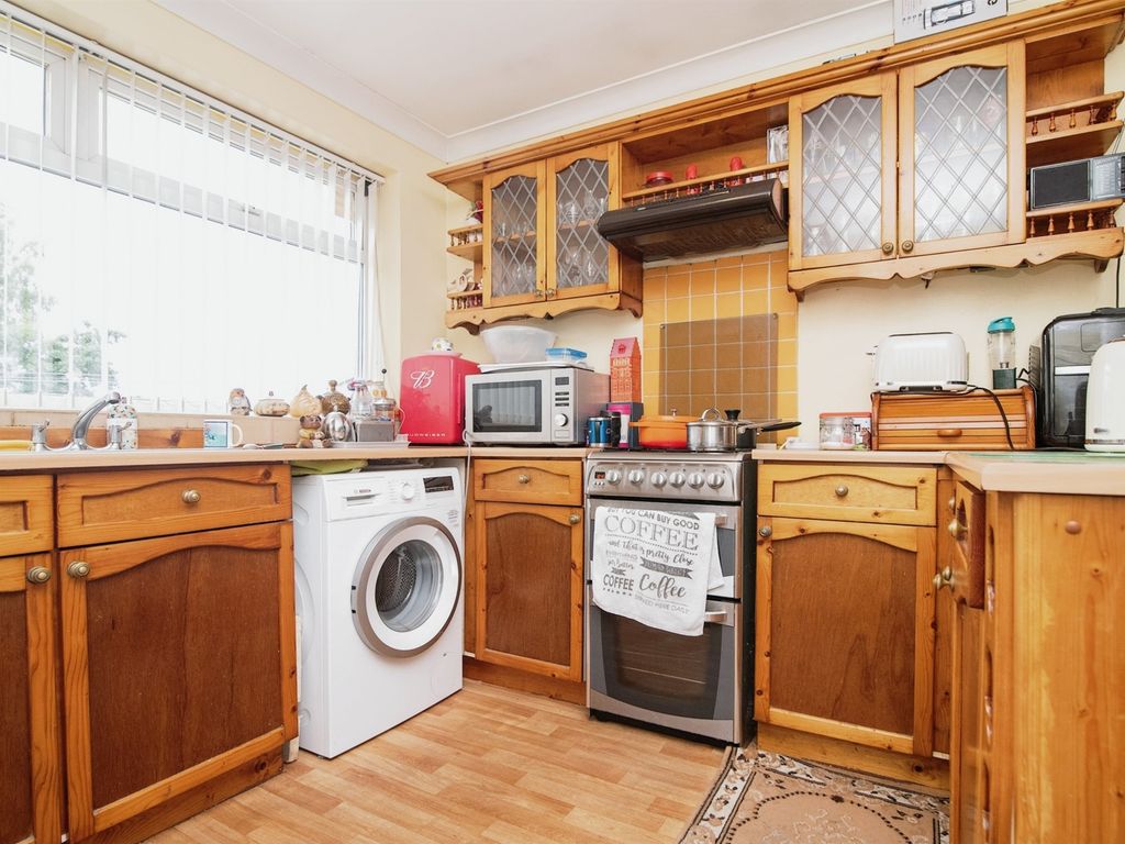 3 bed semi-detached house for sale in Cygnet Road, West Bromwich B70, £210,000